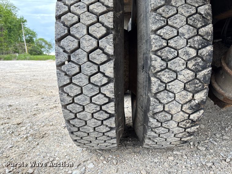 image for item FC5702 2011 International 7500 dump truck