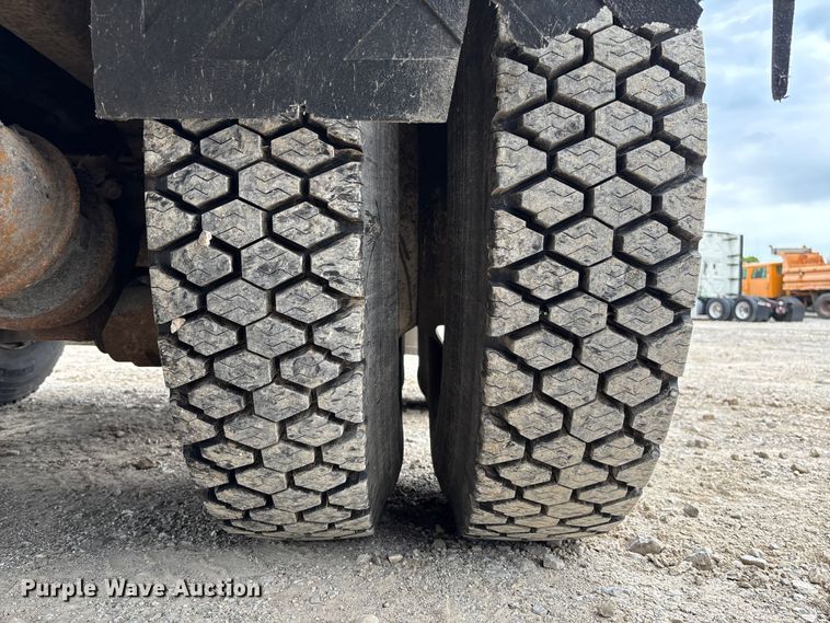 image for item FC5702 2011 International 7500 dump truck