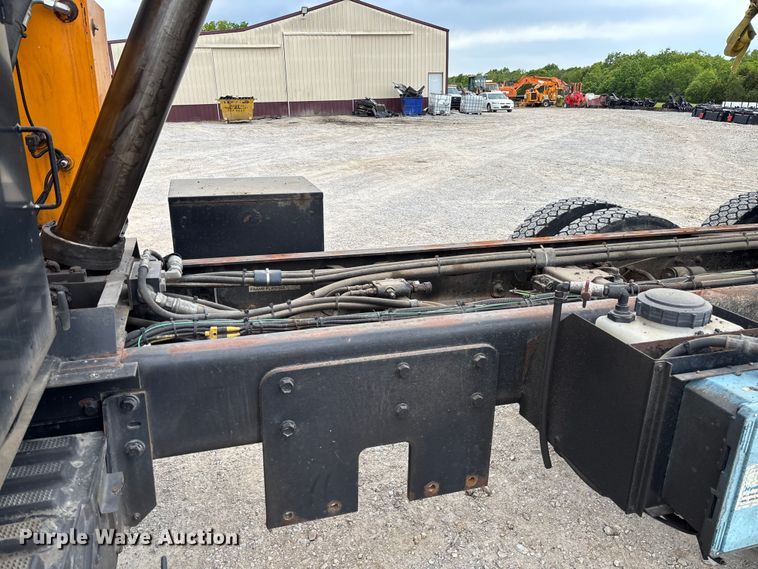image for item FC5702 2011 International 7500 dump truck