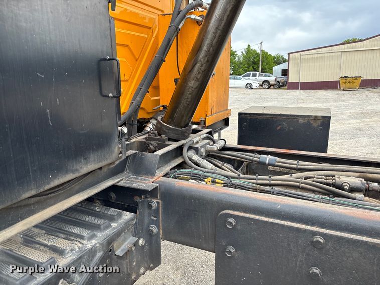 image for item FC5702 2011 International 7500 dump truck