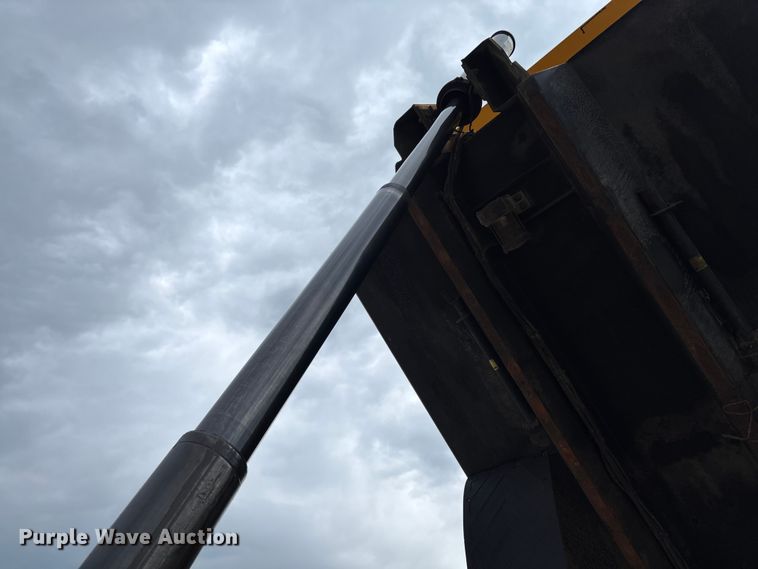 image for item FC5702 2011 International 7500 dump truck