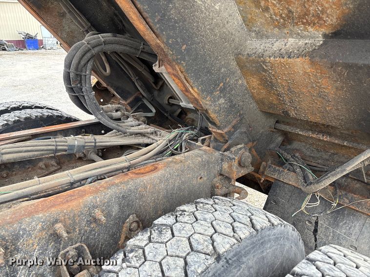image for item FC5702 2011 International 7500 dump truck