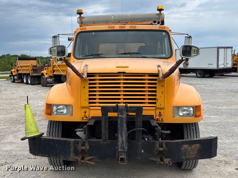 image for item FC5703 2001 International 4900 Crew Cab dump truck