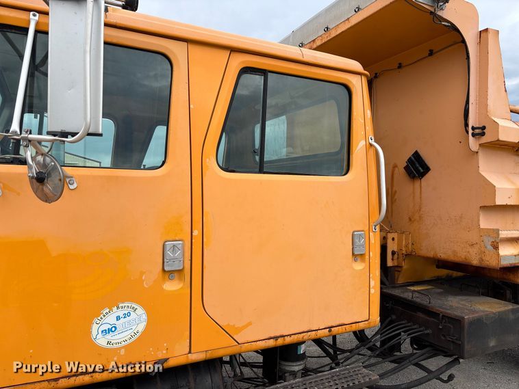 image for item FC5703 2001 International 4900 Crew Cab dump truck