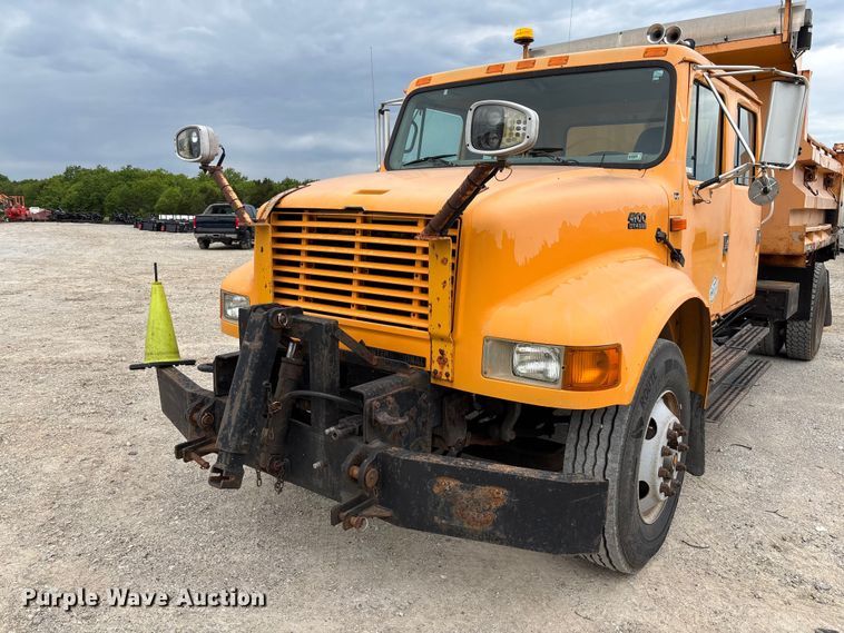 image for item FC5703 2001 International 4900 Crew Cab dump truck