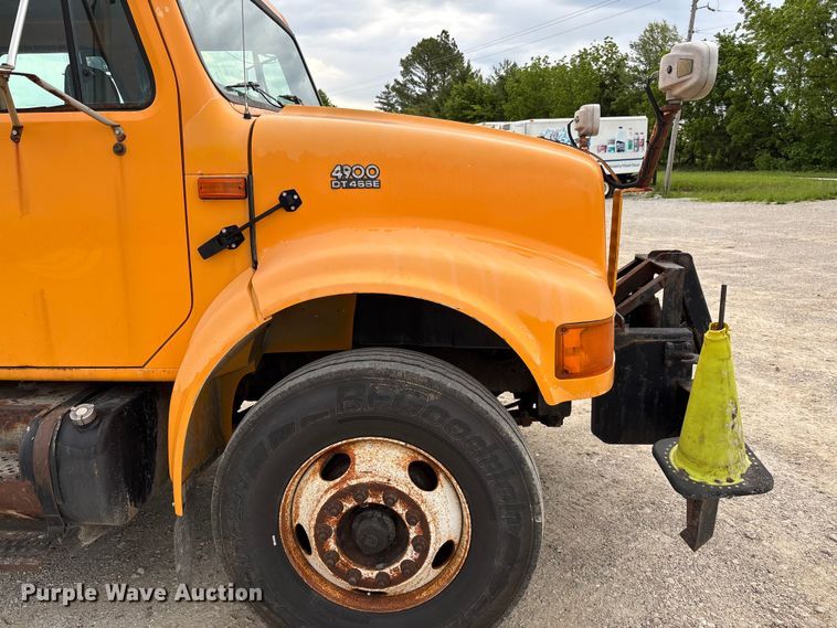 image for item FC5703 2001 International 4900 Crew Cab dump truck