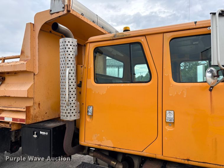 image for item FC5703 2001 International 4900 Crew Cab dump truck