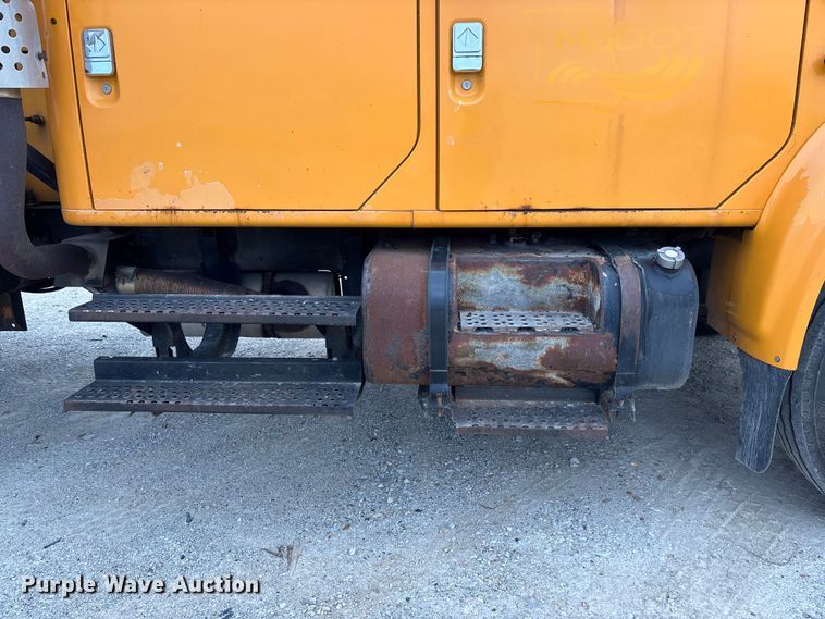 image for item FC5703 2001 International 4900 Crew Cab dump truck