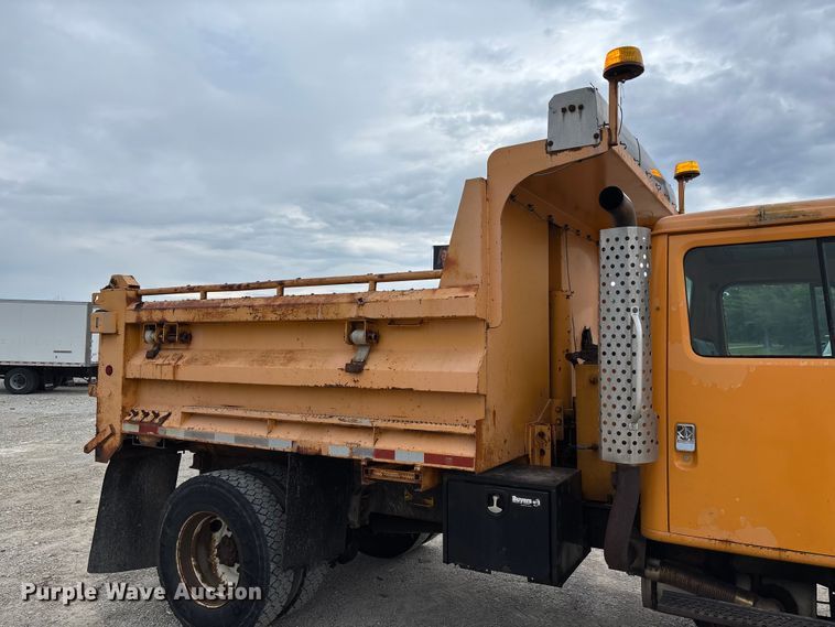 image for item FC5703 2001 International 4900 Crew Cab dump truck