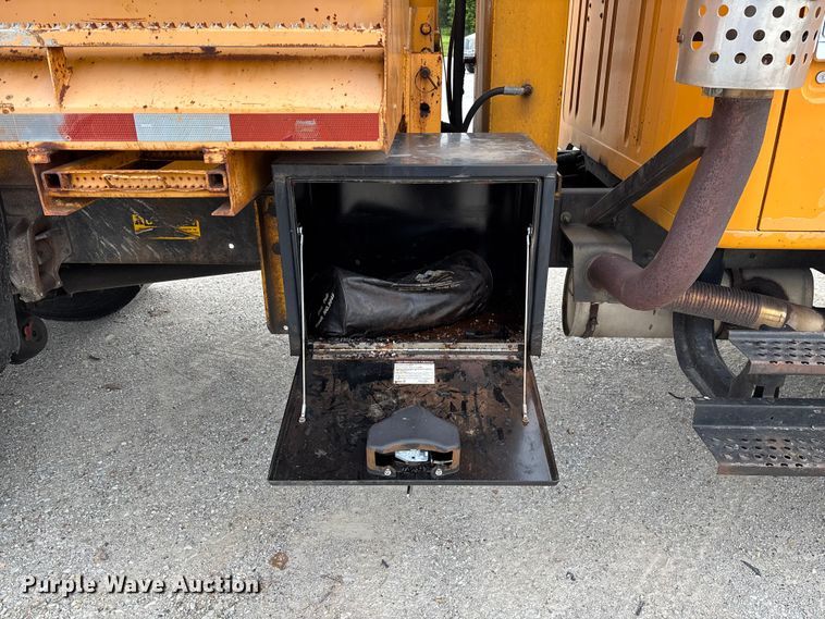 image for item FC5703 2001 International 4900 Crew Cab dump truck