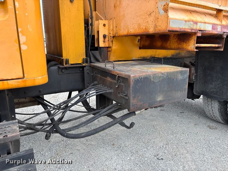 image for item FC5703 2001 International 4900 Crew Cab dump truck