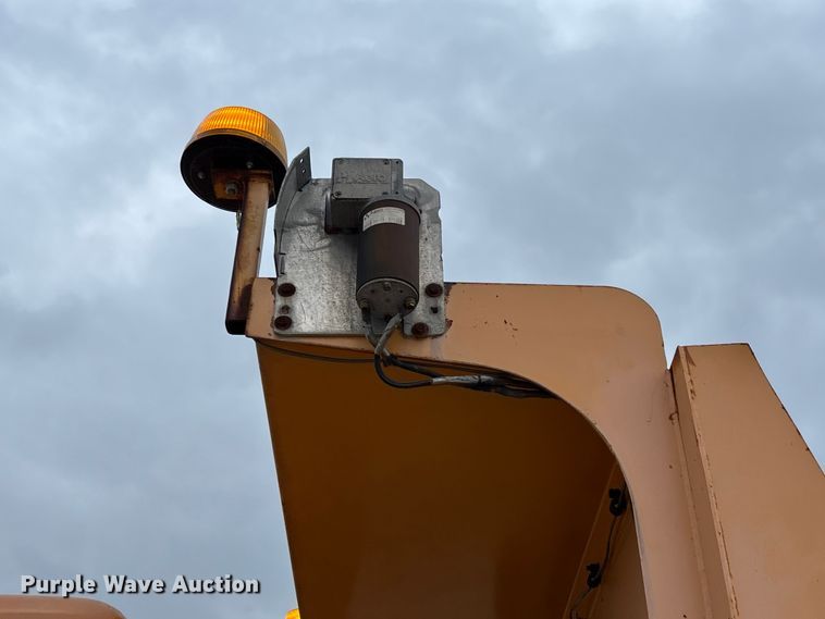 image for item FC5703 2001 International 4900 Crew Cab dump truck