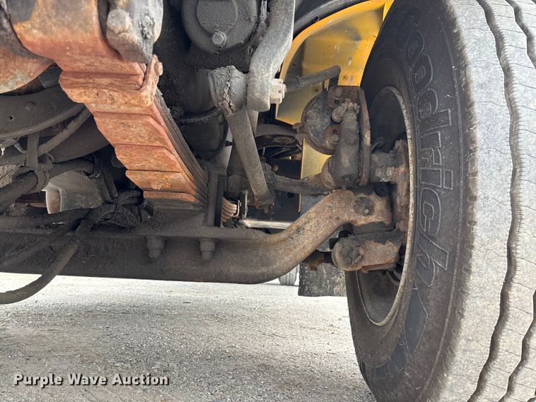image for item FC5703 2001 International 4900 Crew Cab dump truck