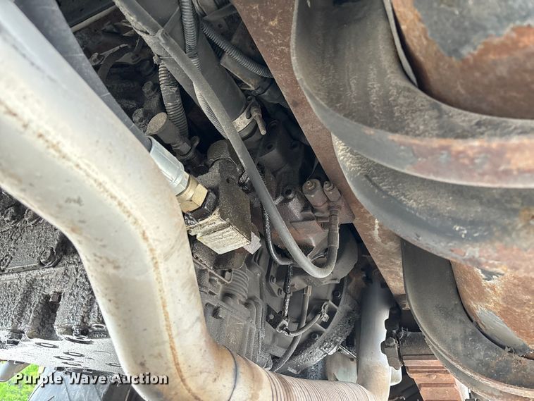 image for item FC5703 2001 International 4900 Crew Cab dump truck