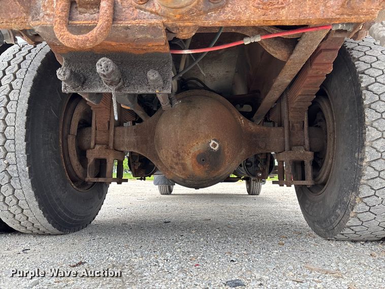 image for item FC5703 2001 International 4900 Crew Cab dump truck