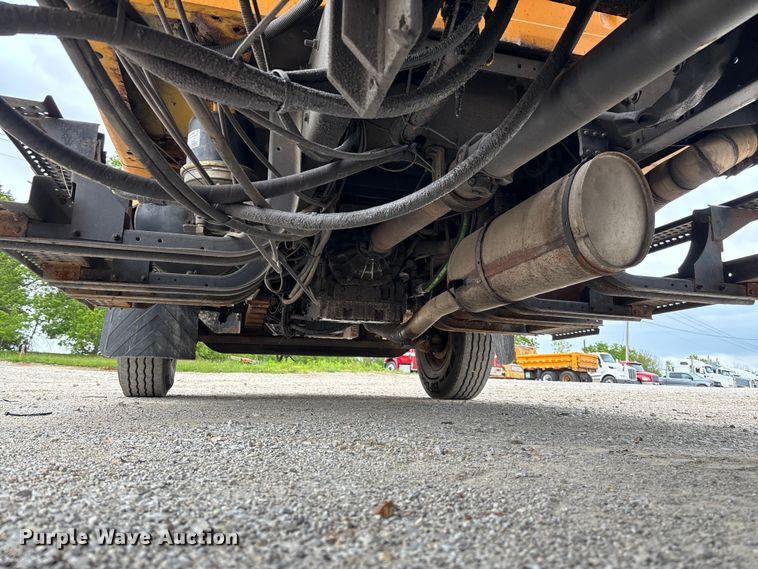 image for item FC5703 2001 International 4900 Crew Cab dump truck