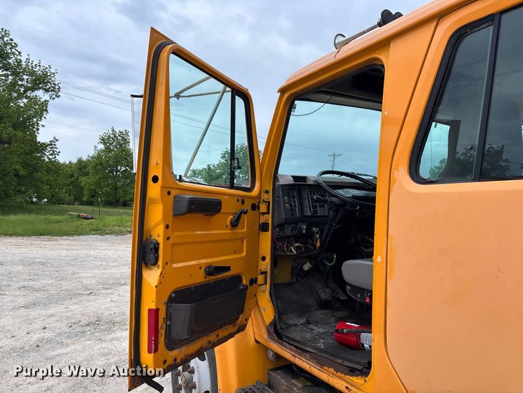 image for item FC5703 2001 International 4900 Crew Cab dump truck