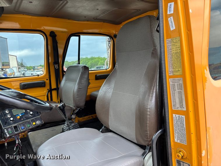 image for item FC5703 2001 International 4900 Crew Cab dump truck