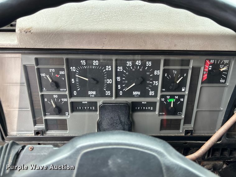 image for item FC5703 2001 International 4900 Crew Cab dump truck