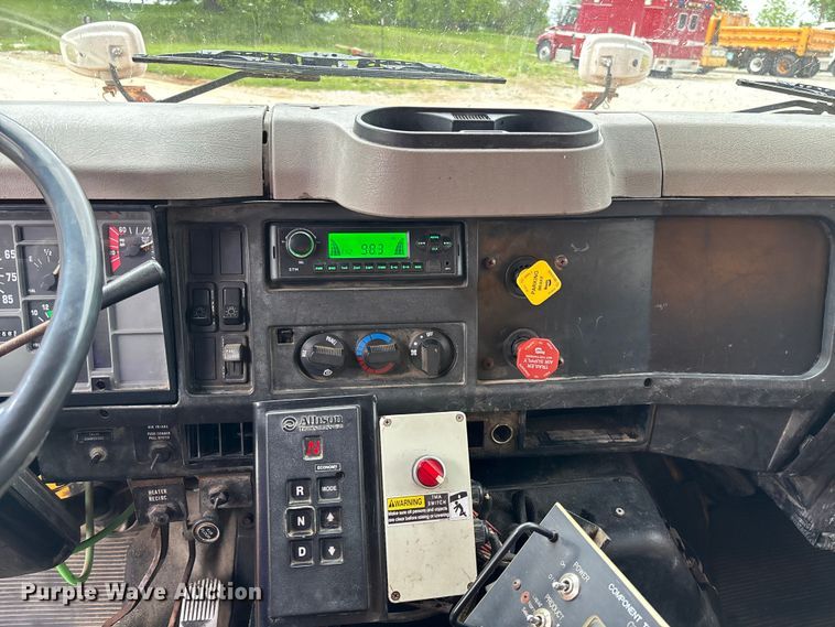 image for item FC5703 2001 International 4900 Crew Cab dump truck