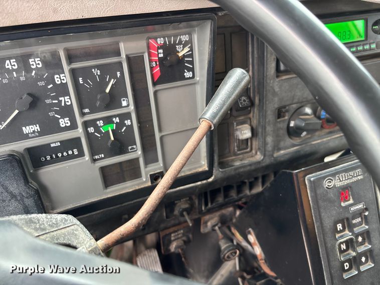 image for item FC5703 2001 International 4900 Crew Cab dump truck