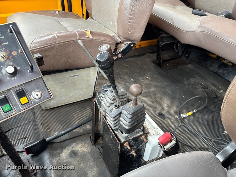 image for item FC5703 2001 International 4900 Crew Cab dump truck