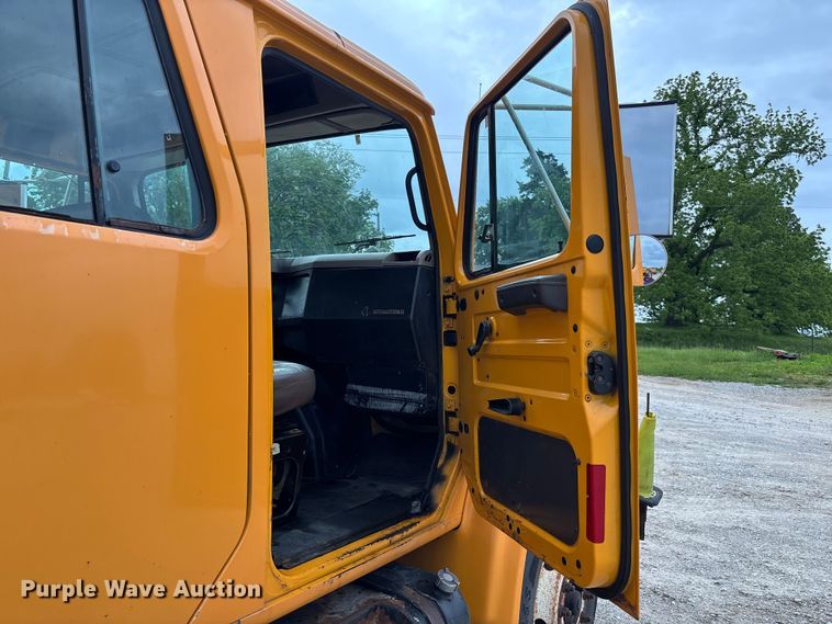 image for item FC5703 2001 International 4900 Crew Cab dump truck