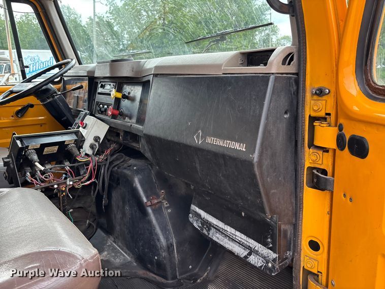 image for item FC5703 2001 International 4900 Crew Cab dump truck