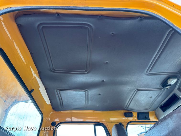 image for item FC5703 2001 International 4900 Crew Cab dump truck