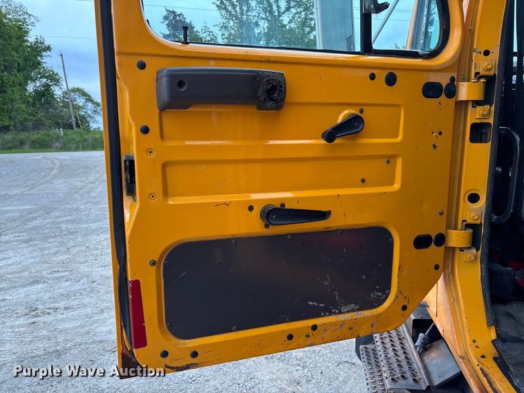 image for item FC5703 2001 International 4900 Crew Cab dump truck