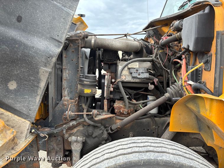 image for item FC5703 2001 International 4900 Crew Cab dump truck