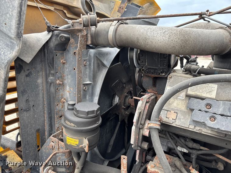 image for item FC5703 2001 International 4900 Crew Cab dump truck