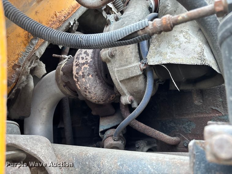 image for item FC5703 2001 International 4900 Crew Cab dump truck