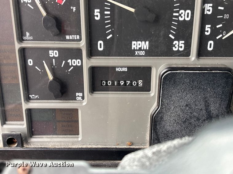image for item FC5703 2001 International 4900 Crew Cab dump truck