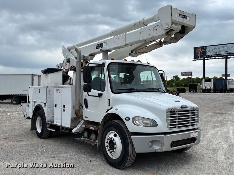image for item FC5704 2007 Freightliner Business Class M2 bucket truck