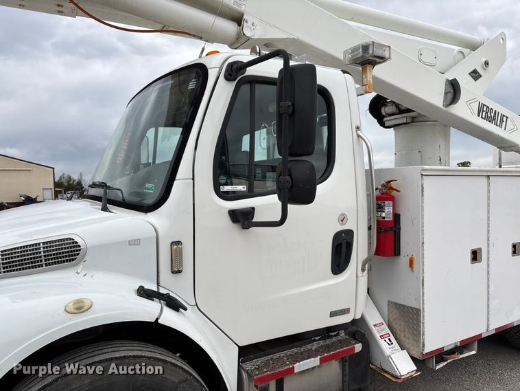 image for item FC5704 2007 Freightliner Business Class M2 bucket truck