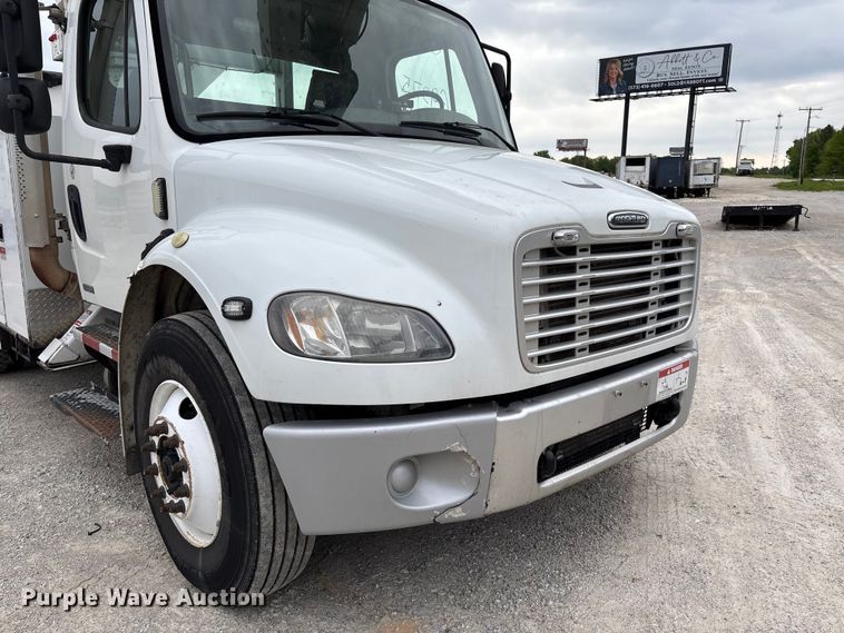image for item FC5704 2007 Freightliner Business Class M2 bucket truck