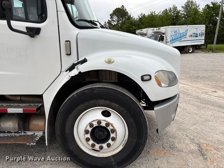 image for item FC5704 2007 Freightliner Business Class M2 bucket truck