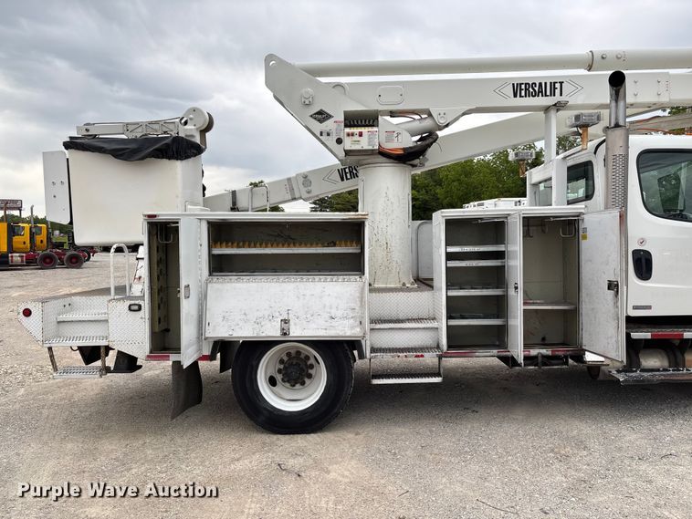 image for item FC5704 2007 Freightliner Business Class M2 bucket truck