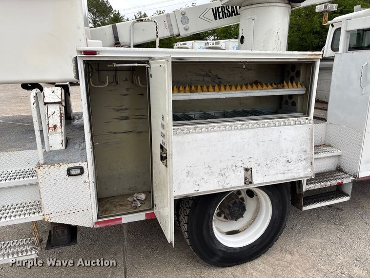 image for item FC5704 2007 Freightliner Business Class M2 bucket truck
