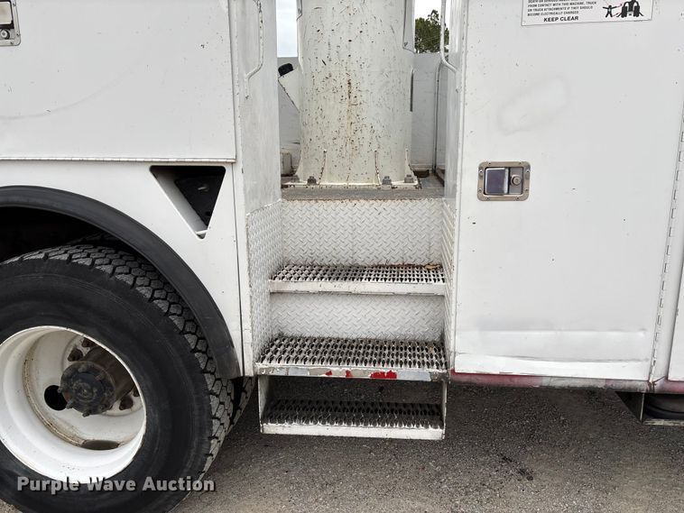 image for item FC5704 2007 Freightliner Business Class M2 bucket truck