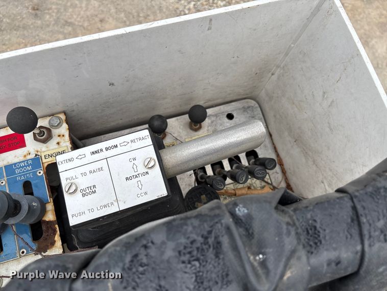 image for item FC5704 2007 Freightliner Business Class M2 bucket truck