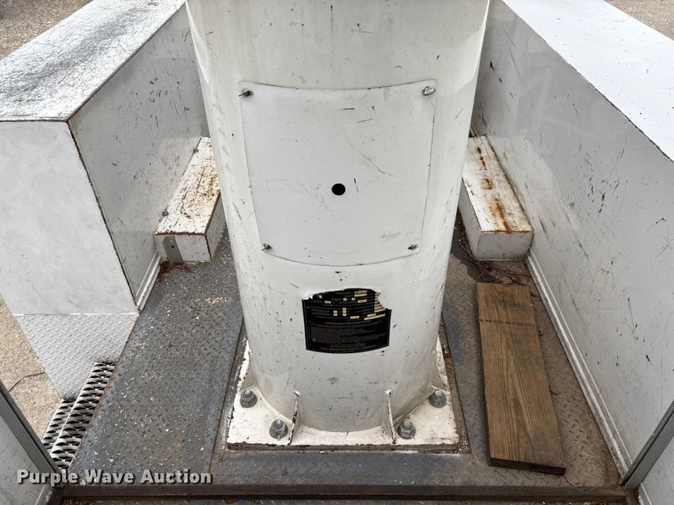 image for item FC5704 2007 Freightliner Business Class M2 bucket truck