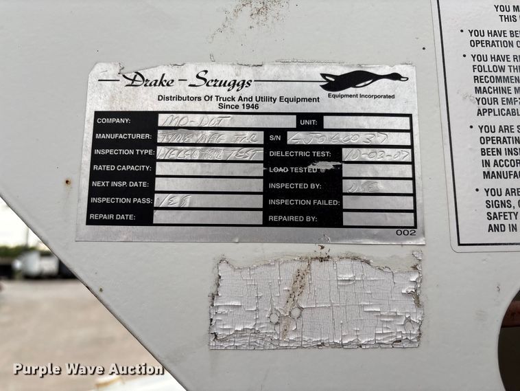 image for item FC5704 2007 Freightliner Business Class M2 bucket truck