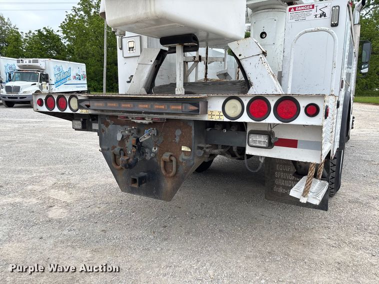 image for item FC5704 2007 Freightliner Business Class M2 bucket truck