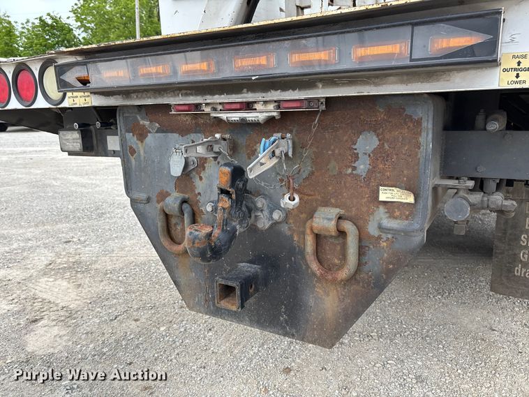 image for item FC5704 2007 Freightliner Business Class M2 bucket truck