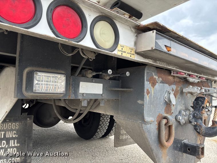image for item FC5704 2007 Freightliner Business Class M2 bucket truck