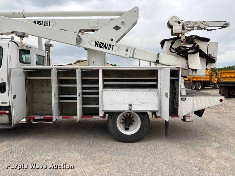 image for item FC5704 2007 Freightliner Business Class M2 bucket truck