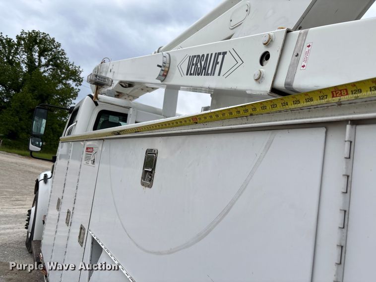 image for item FC5704 2007 Freightliner Business Class M2 bucket truck