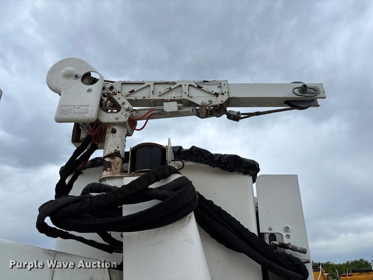image for item FC5704 2007 Freightliner Business Class M2 bucket truck